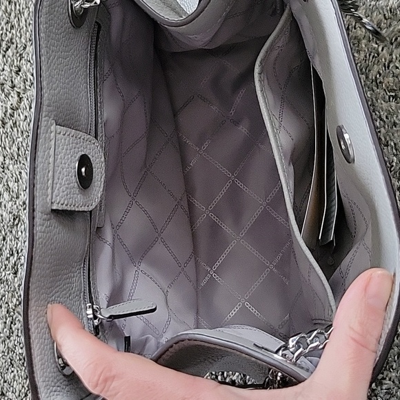 Michael Kors JetSet Chain Legacy Pearl Grey Leather Shoulder Bag - Picture 3 of 9